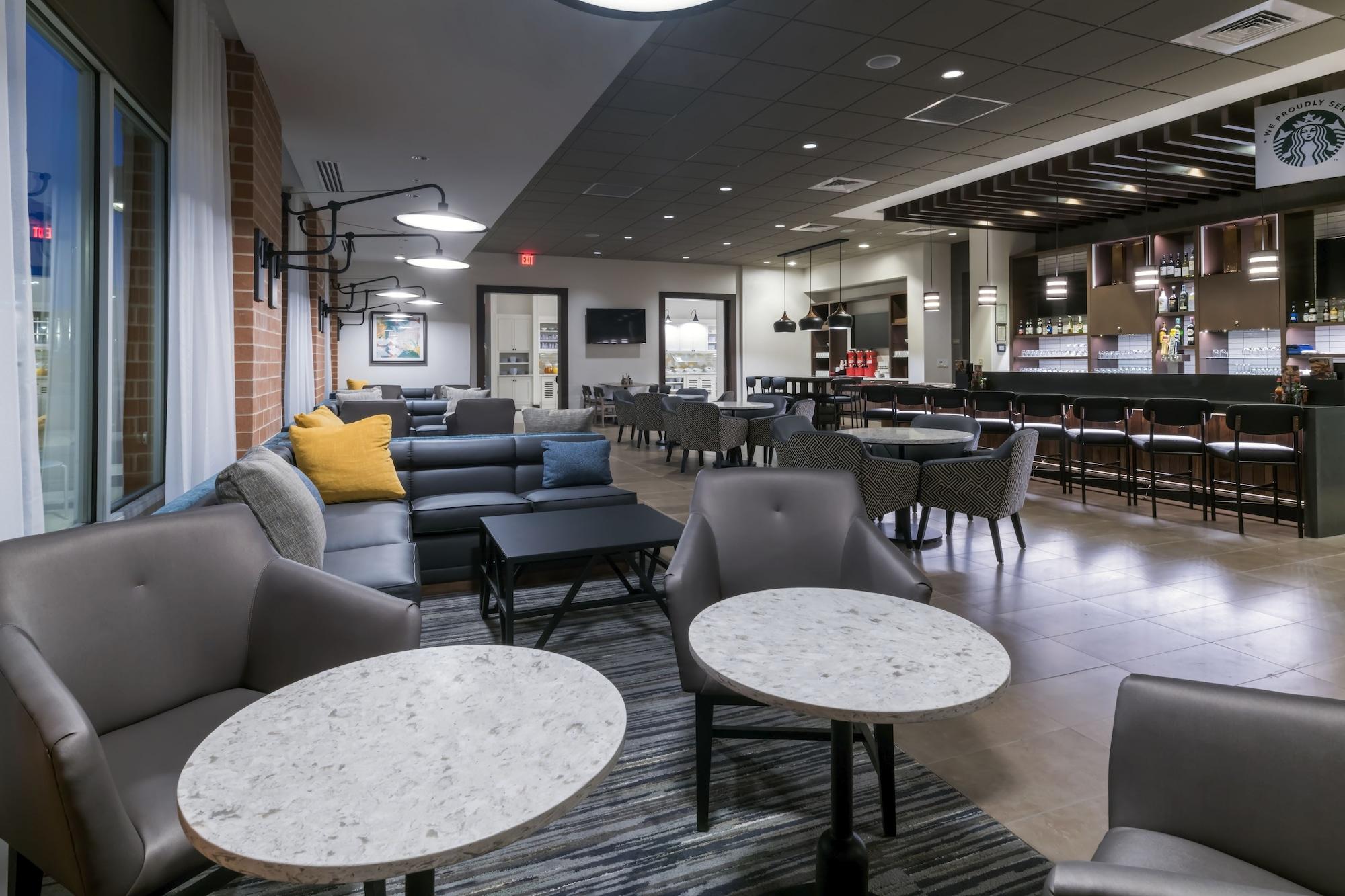 Hyatt Place Marlborough/Apex Center Екстериор снимка