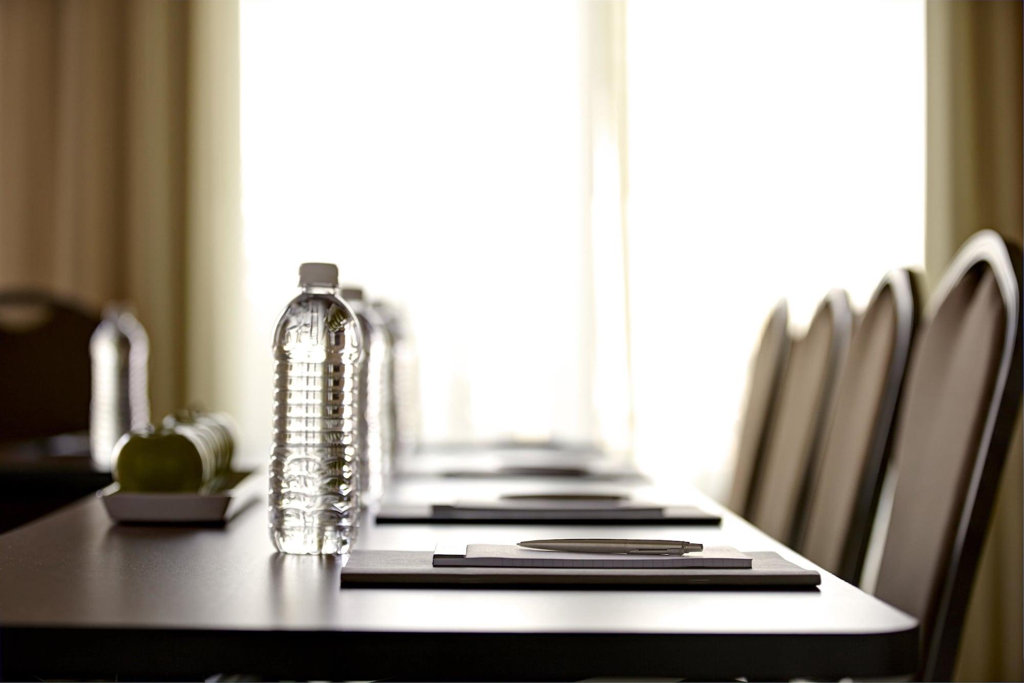Hyatt Place Marlborough/Apex Center Екстериор снимка