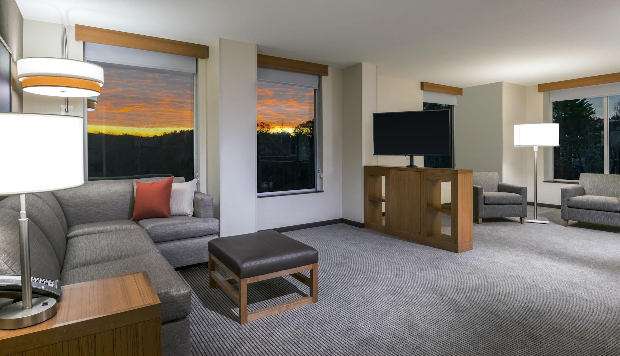 Hyatt Place Marlborough/Apex Center Екстериор снимка